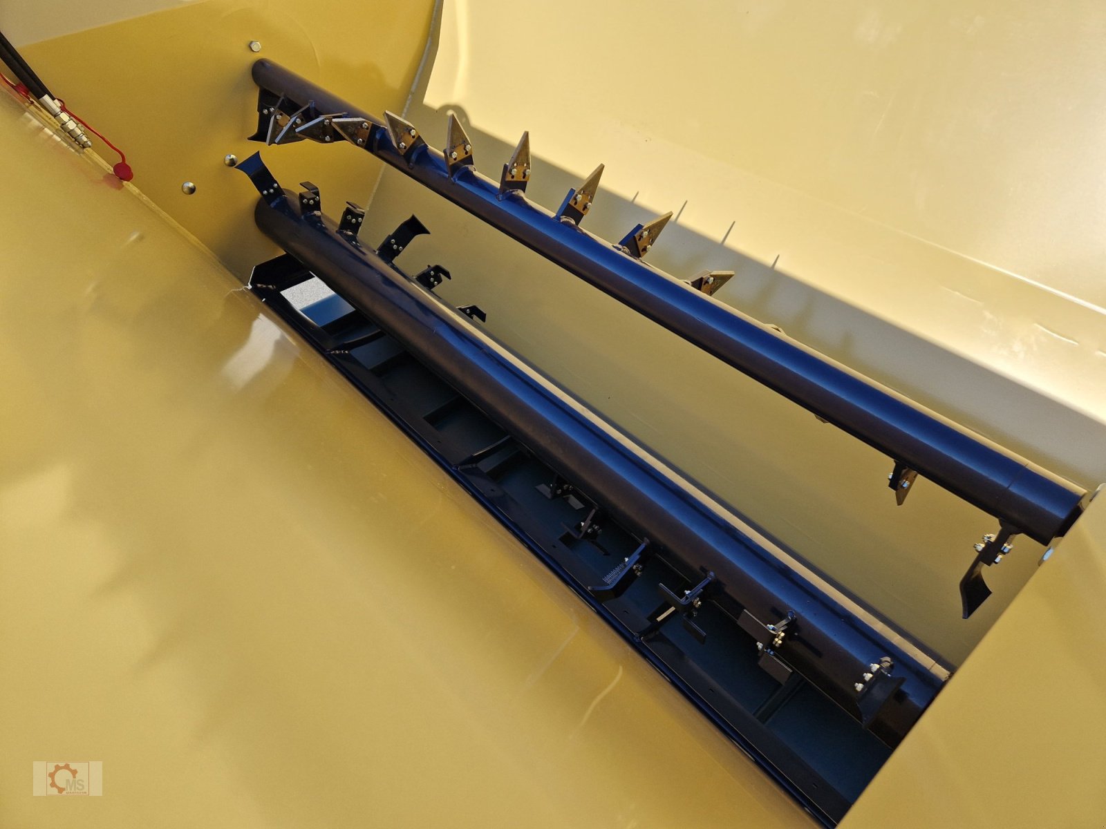 Einstreutechnik typu MS Einstreugerät universell Einstreuschaufel, Neumaschine v Tiefenbach (Obrázek 11)