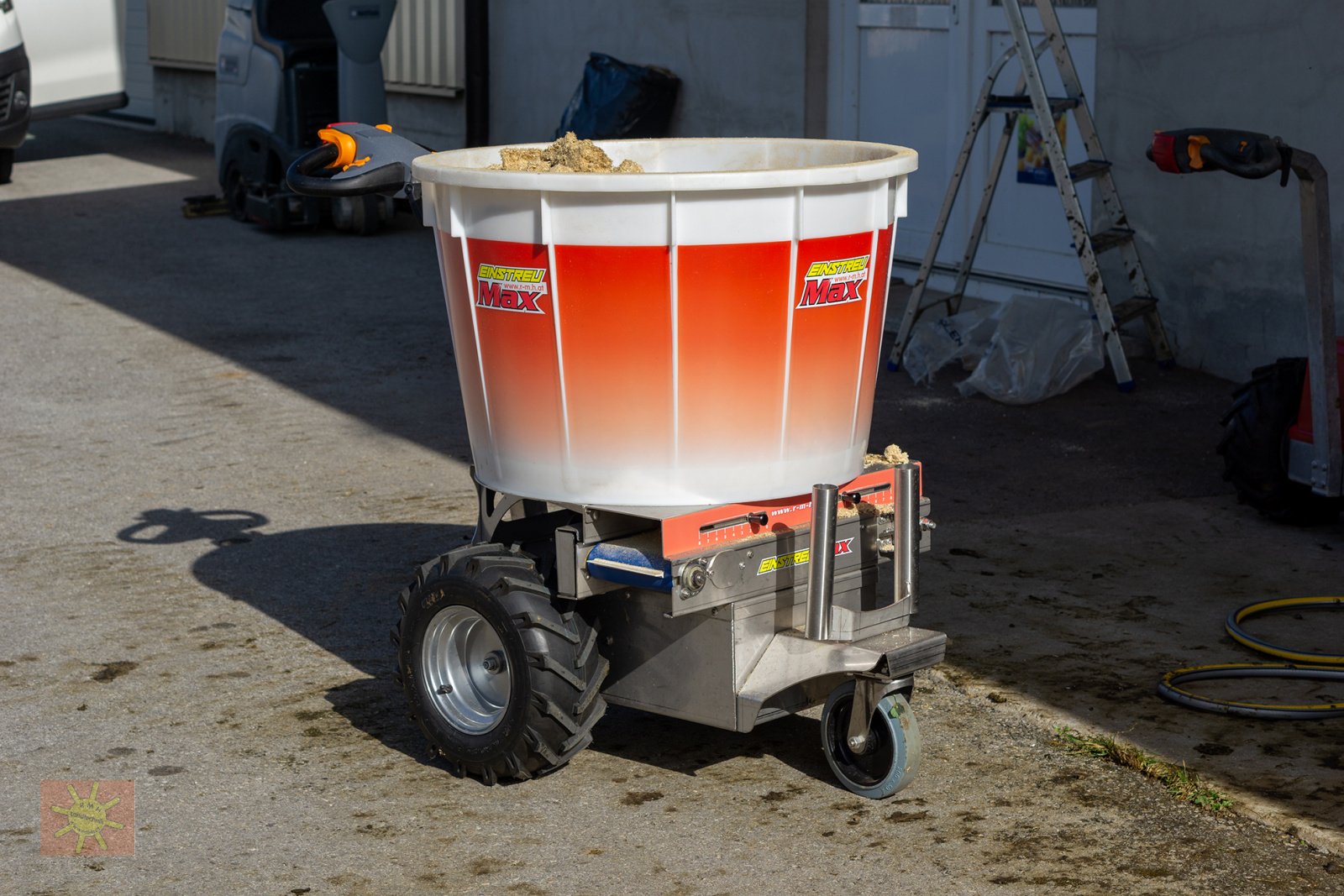 Einstreutechnik typu RMH Einstreu MAX, Neumaschine v Henndorf am Wallersee (Obrázek 1)