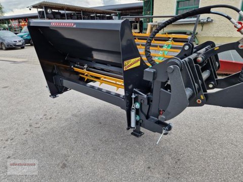 Einstreutechnik Türe ait Sonstige Dominator Rundballenauflöser Top Aktion, Gebrauchtmaschine içinde Tarsdorf (resim 3)