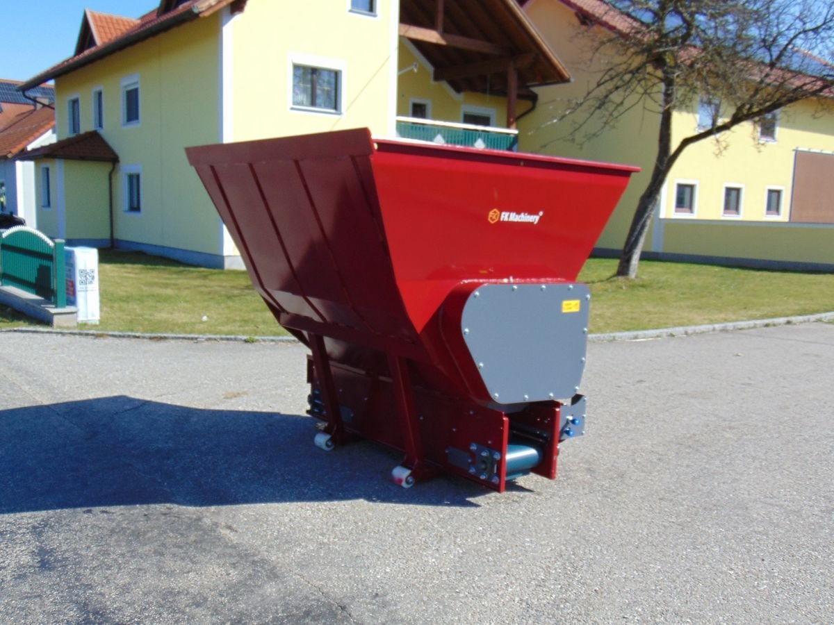 Einstreutechnik des Typs Sonstige Einstreuschaufel, Einstreugerät 1800 MAXI, Neumaschine in Neukirchen am Walde  (Bild 2)