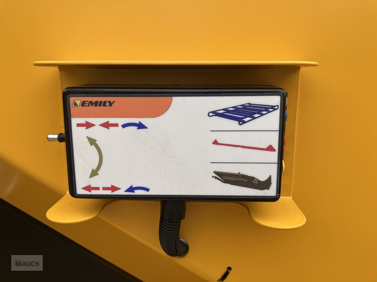 Einstreutechnik des Typs Sonstige Emily Vortex Einstreugerät, Neumaschine in Burgkirchen (Bild 10)