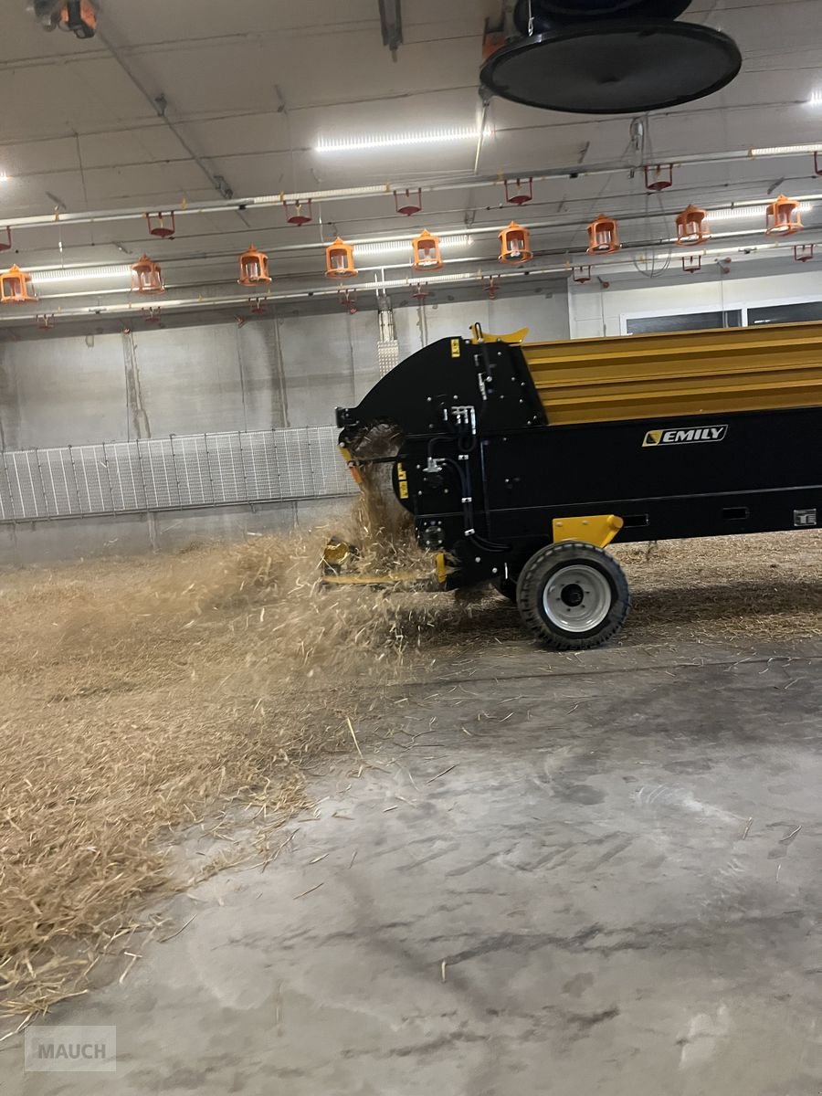 Einstreutechnik of the type Sonstige Emily Vulcano Einstreugerät, Neumaschine in Burgkirchen (Picture 8)