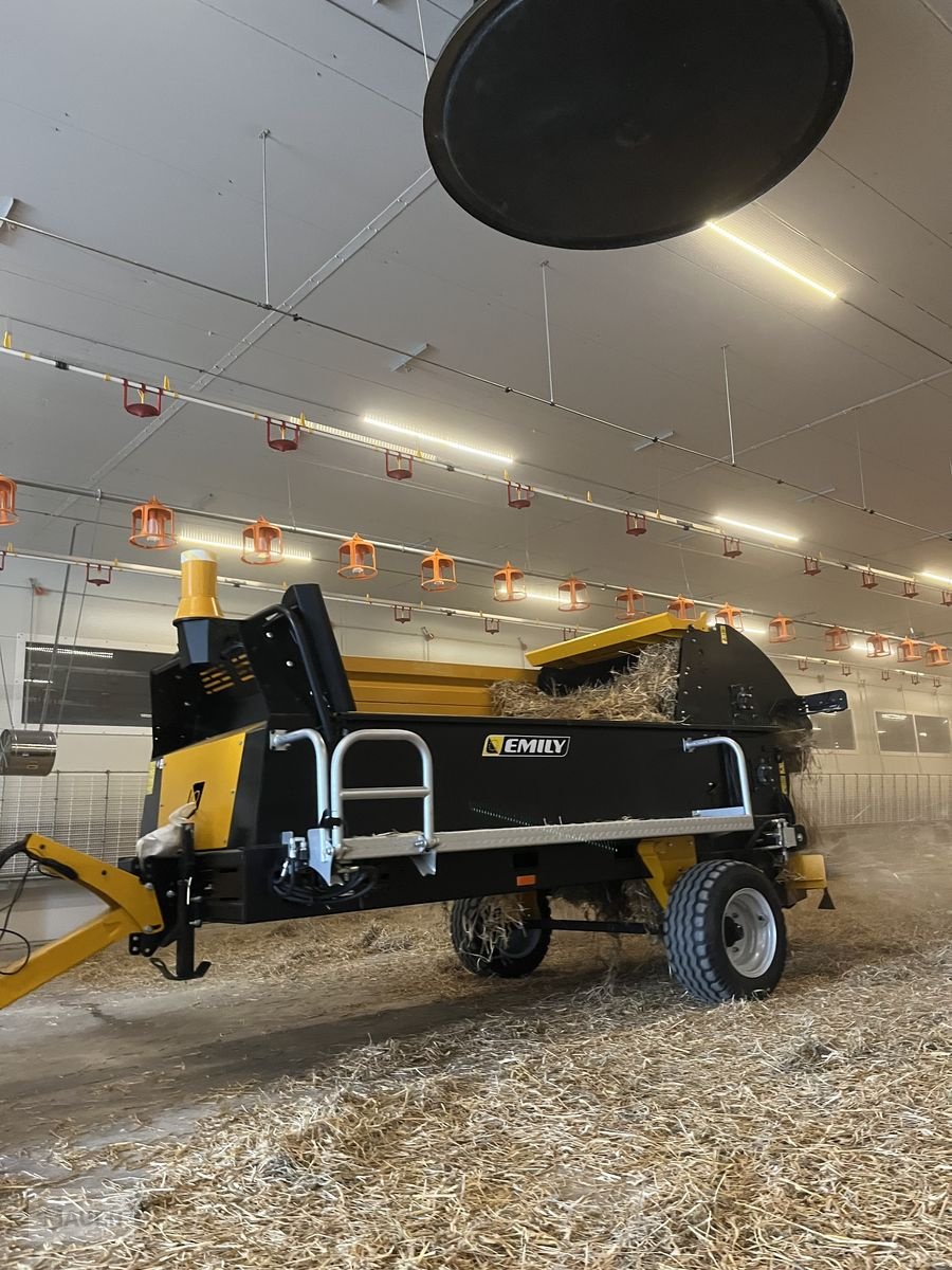 Einstreutechnik of the type Sonstige Emily Vulcano Einstreugerät, Neumaschine in Burgkirchen (Picture 10)