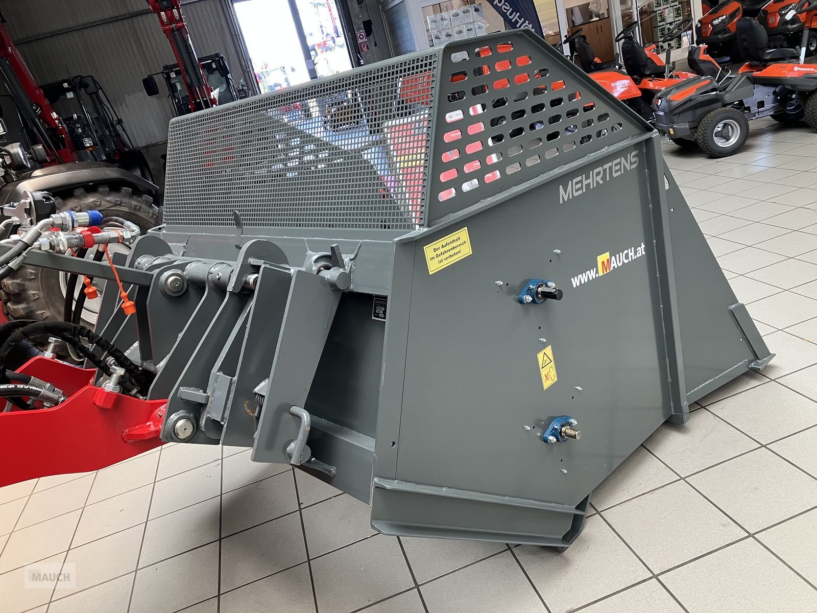 Einstreutechnik Türe ait Sonstige Mehrtens Strohhexe Einstreugerät, Neumaschine içinde Burgkirchen (resim 10)