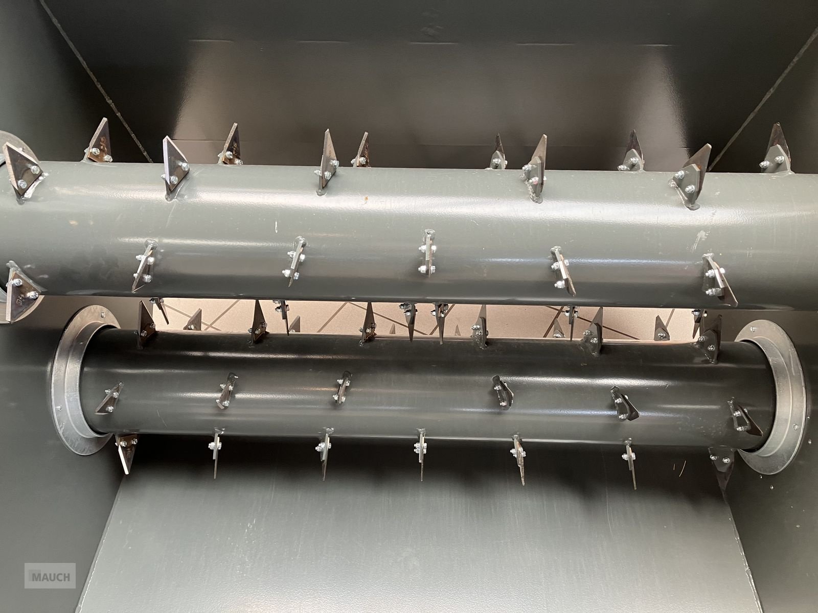 Einstreutechnik Türe ait Sonstige Mehrtens Strohhexe Einstreugerät, Neumaschine içinde Burgkirchen (resim 4)