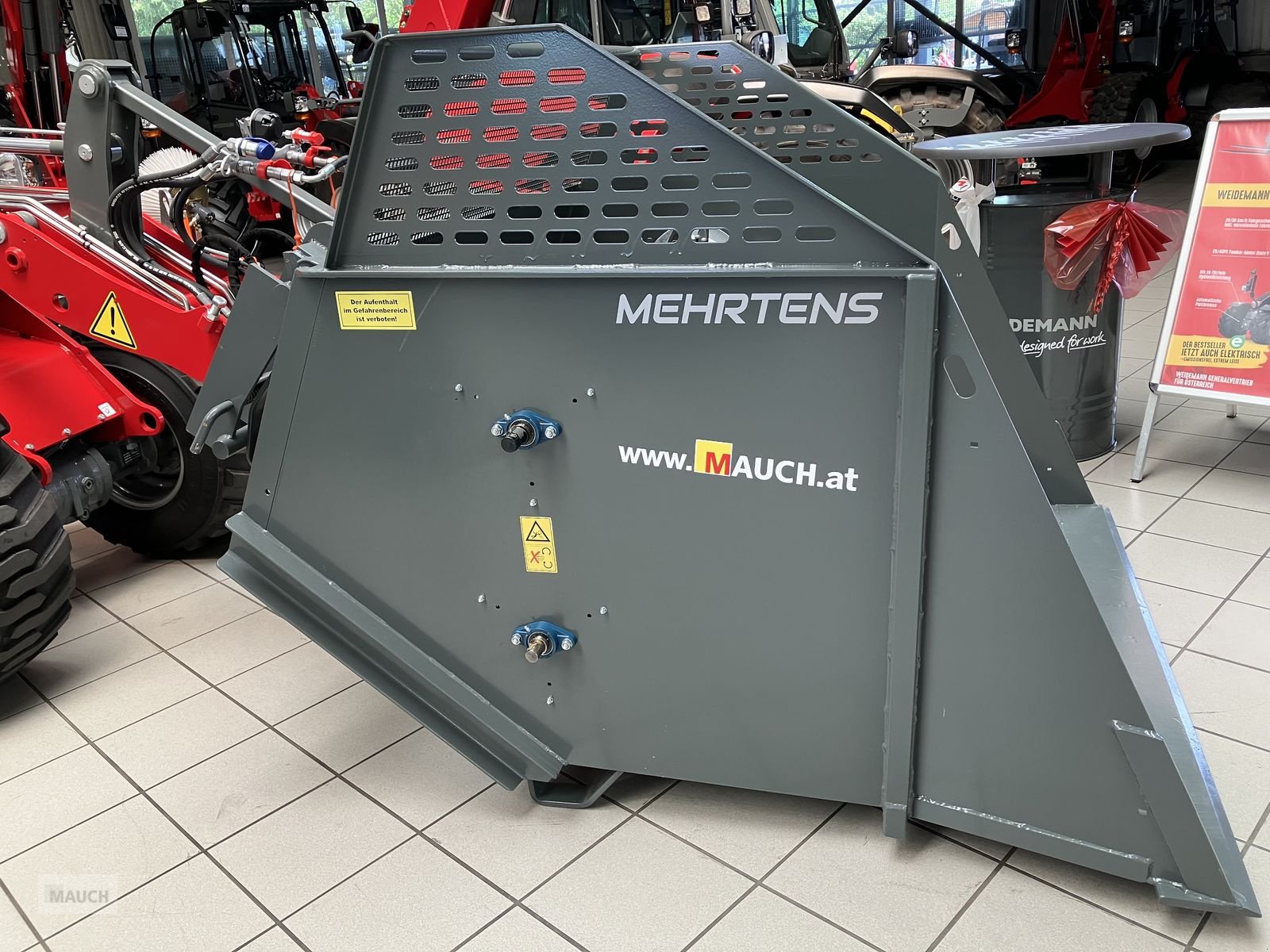 Einstreutechnik Türe ait Sonstige Mehrtens Strohhexe Einstreugerät, Neumaschine içinde Burgkirchen (resim 2)