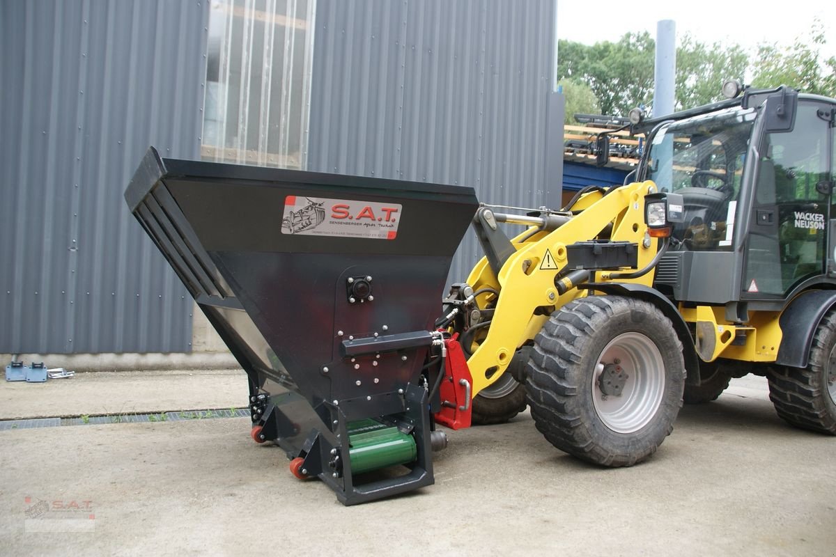 Einstreutechnik des Typs Sonstige SAT-Einstreugerät für Hoflader, Neumaschine in Eberschwang (Bild 1)