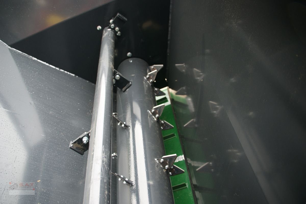 Einstreutechnik des Typs Sonstige SAT-Einstreugerät für Hoflader, Neumaschine in Eberschwang (Bild 10)