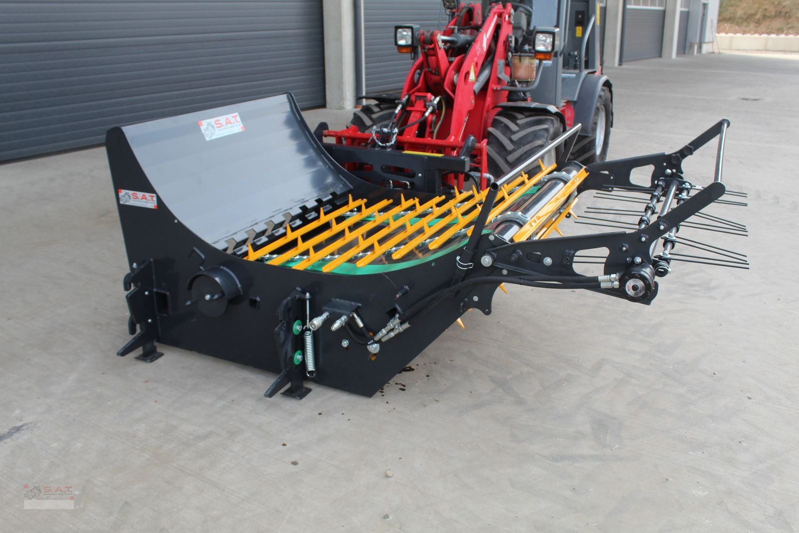 Einstreutechnik des Typs Sonstige SAT Rundballenabroller-Silage-Heu-Stroh, Neumaschine in Eberschwang (Bild 1)