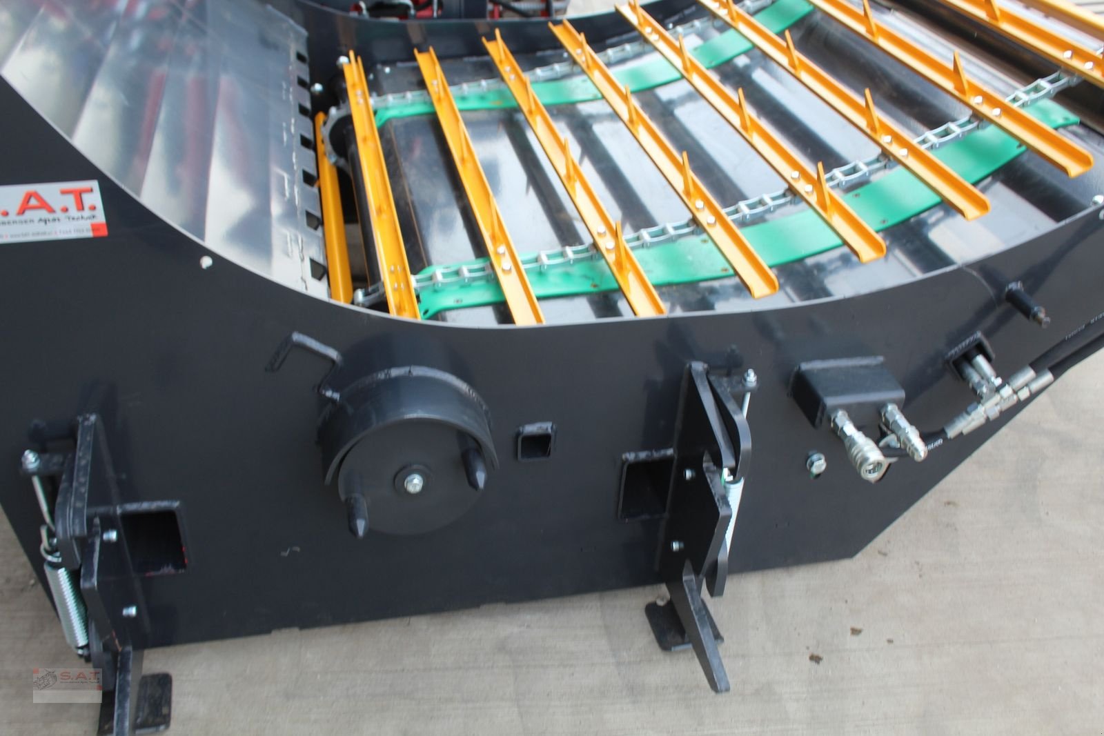 Einstreutechnik des Typs Sonstige SAT Rundballenabroller-Silage-Heu-Stroh, Neumaschine in Eberschwang (Bild 16)