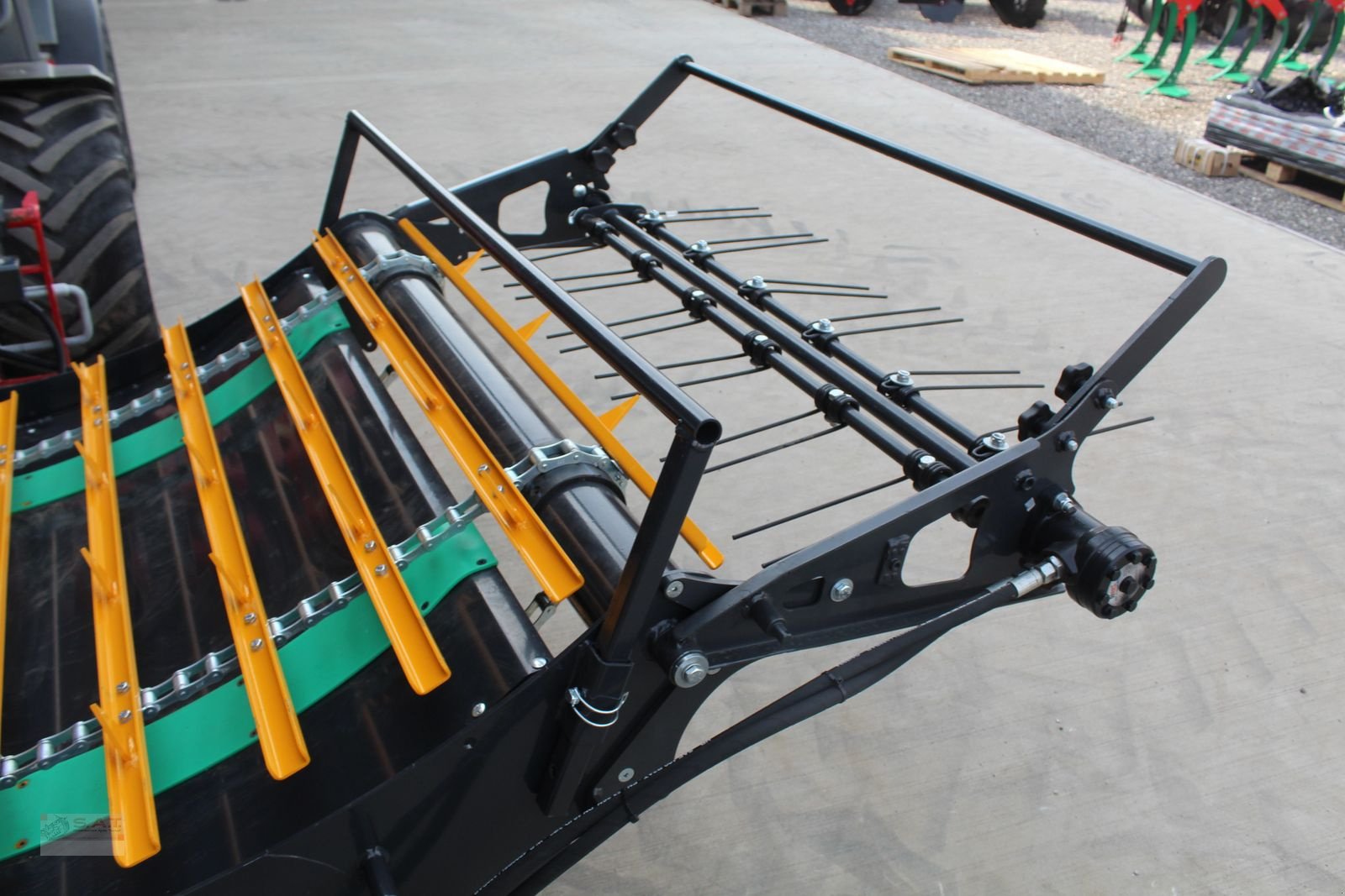 Einstreutechnik des Typs Sonstige SAT Rundballenabroller-Silage-Heu-Stroh, Neumaschine in Eberschwang (Bild 18)