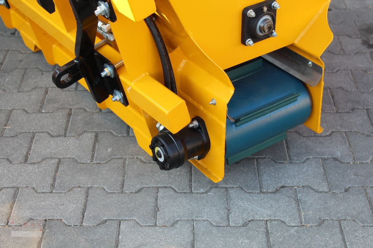 Einstreutechnik of the type Sonstige SAT-TH 130- Einstreu-Einfütterschaufel-NEU, Neumaschine in Eberschwang (Picture 9)