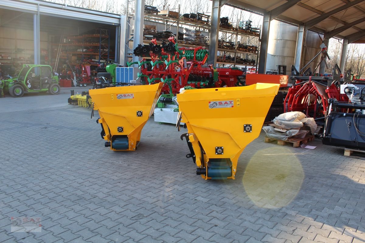 Einstreutechnik of the type Sonstige SAT-TH 130- Einstreu-Einfütterschaufel-NEU, Neumaschine in Eberschwang (Picture 1)