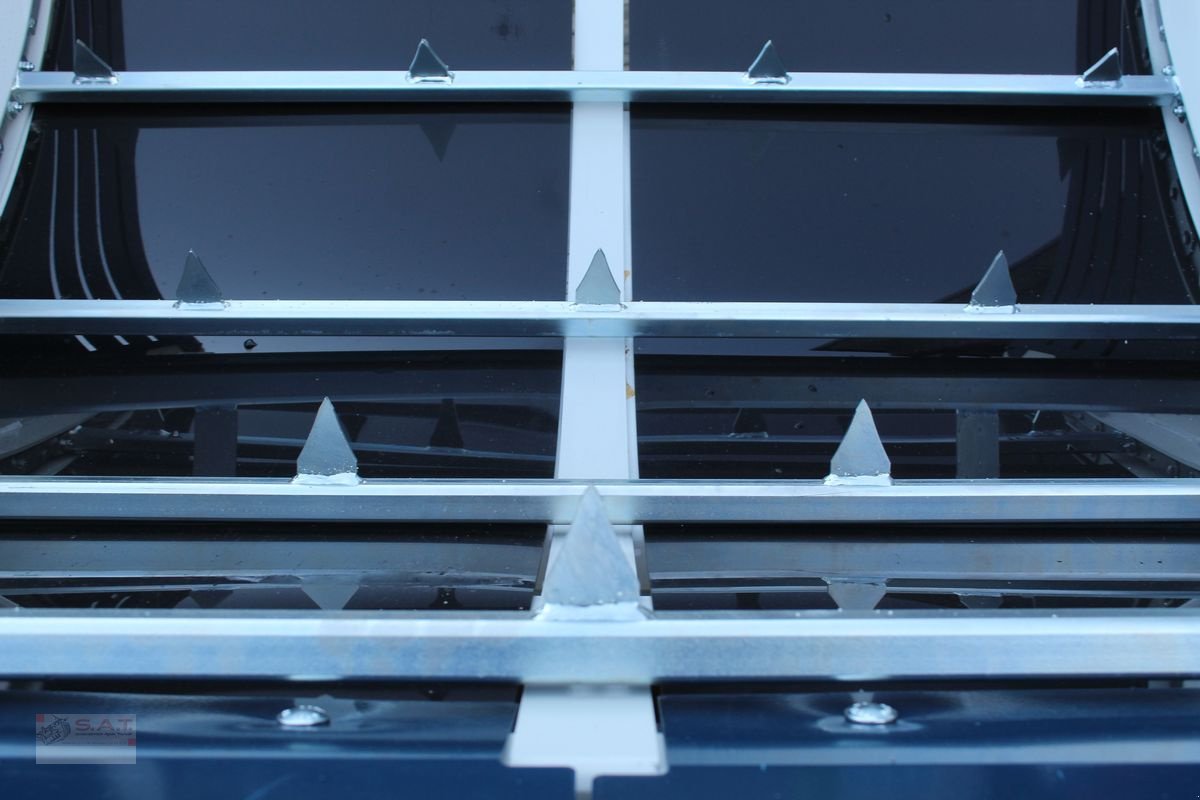 Einstreutechnik Türe ait Sonstige Stationärer Rundballenabwickler, Neumaschine içinde Eberschwang (resim 11)