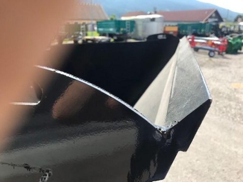 Einstreutechnik des Typs Sonstige Thaler Einstreugerät 1,50m mit Euroaufnahme, Neumaschine in Tamsweg (Bild 17)