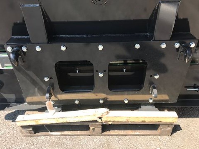 Einstreutechnik des Typs Sonstige Thaler Einstreugerät 1,50m mit Euroaufnahme, Neumaschine in Tamsweg (Bild 11)