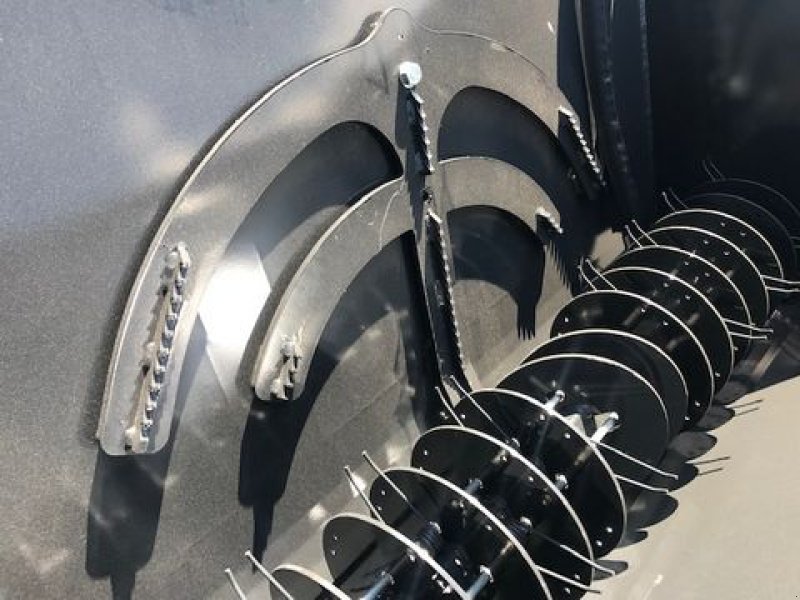 Einstreutechnik des Typs Sonstige Thaler Einstreugerät 1,50m mit Euroaufnahme, Neumaschine in Tamsweg (Bild 12)