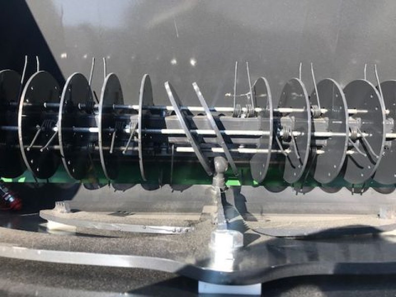 Einstreutechnik des Typs Sonstige Thaler Einstreugerät 1,50m mit Euroaufnahme, Neumaschine in Tamsweg (Bild 16)
