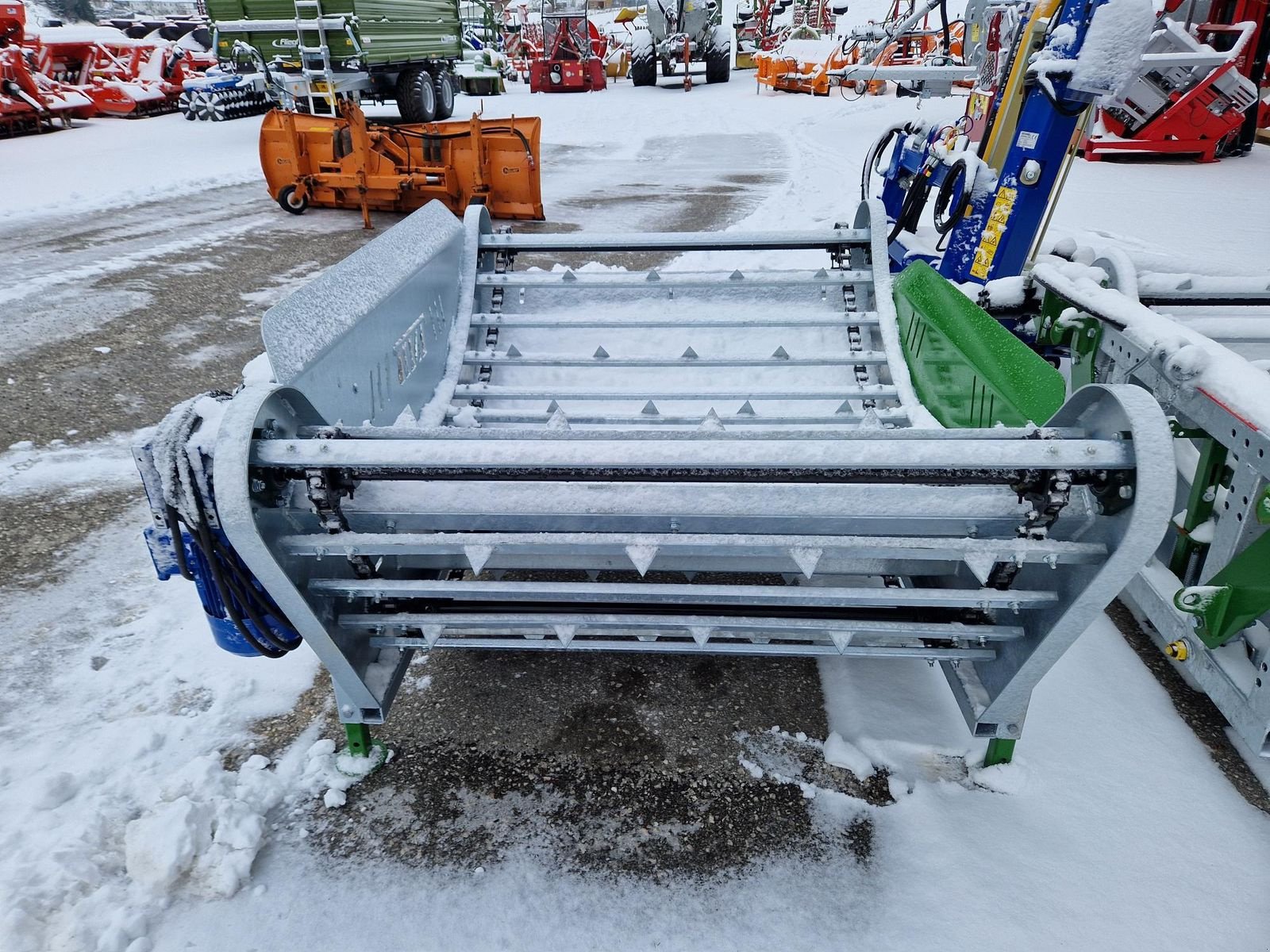 Einstreutechnik des Typs Sonstige TMB Runballenabwickler/auflöser SPIDER ECO, Neumaschine in Grünbach (Bild 3)