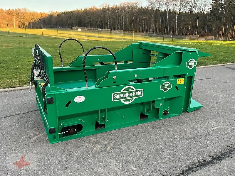Einstreutechnik of the type Spread-a-Bale Ballenauflöser MINI ST 100, Neumaschine in Oederan (Picture 2)