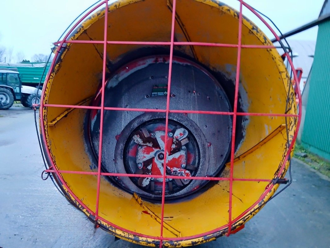 Einstreutechnik типа Teagle Tomahawk 404M, Gebrauchtmaschine в Liebenwalde (Фотография 4)