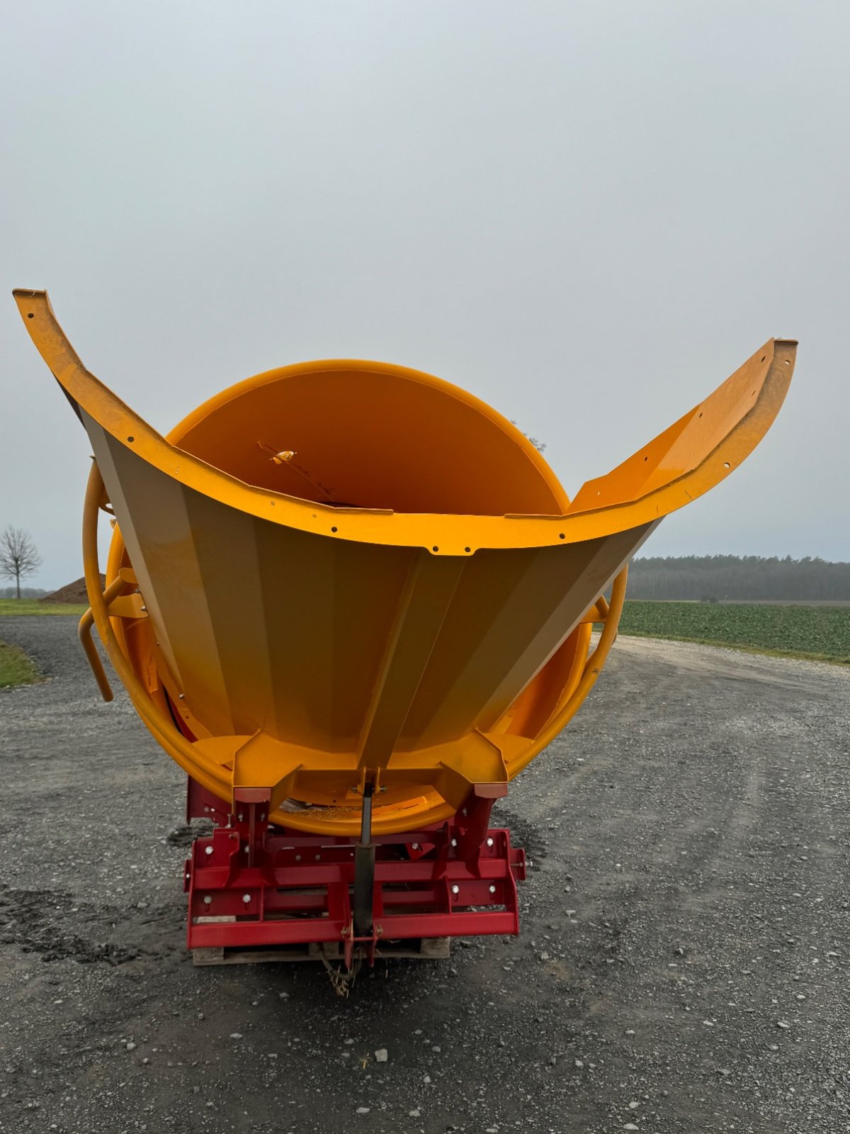 Einstreutechnik des Typs Teagle Tomahawk 505 FSM, Neumaschine in Ebensfeld (Bild 5)