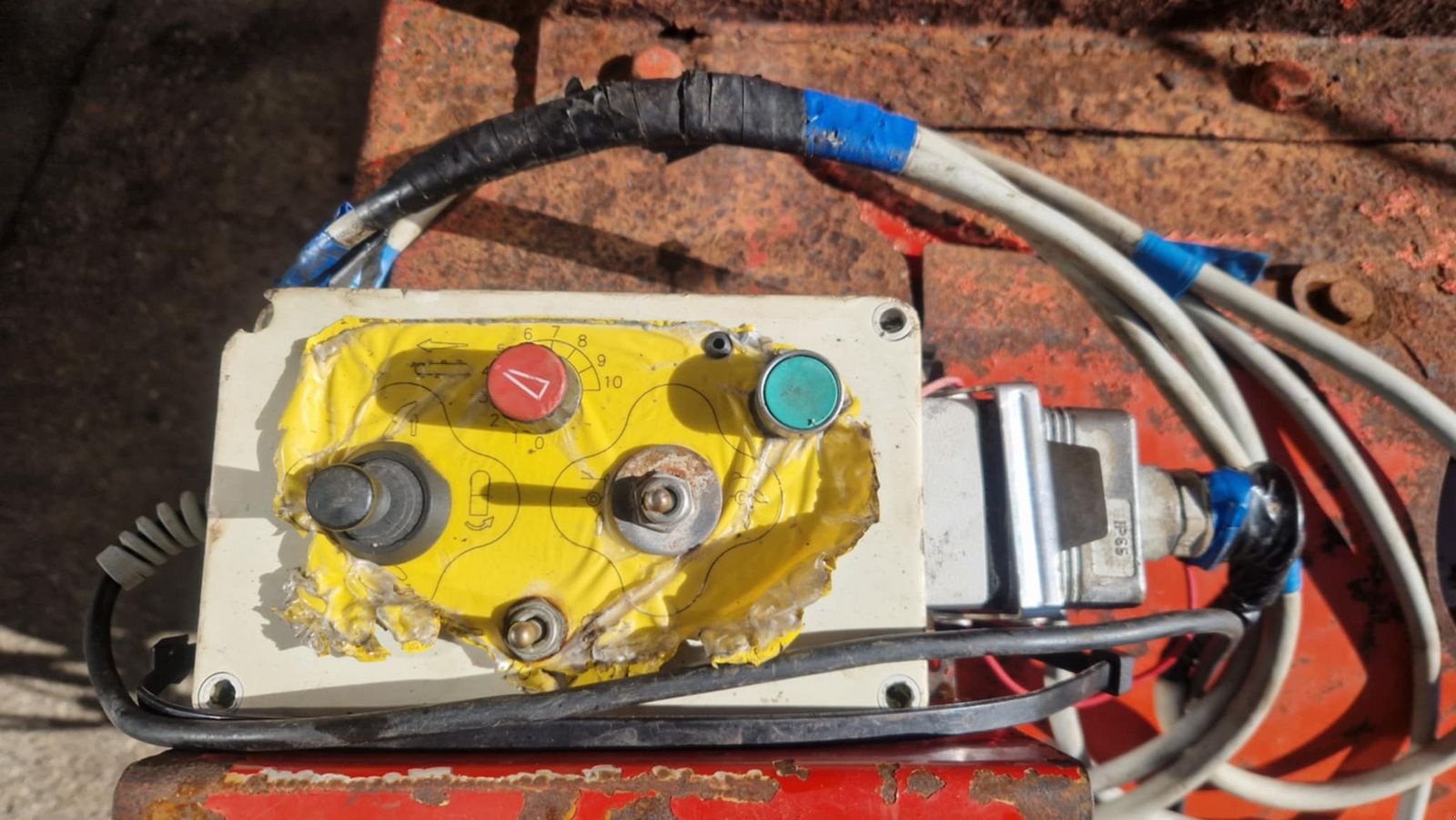 Einstreutechnik tipa Teagle Tomahawk 808 S, Gebrauchtmaschine u Villach/Zauchen (Slika 3)