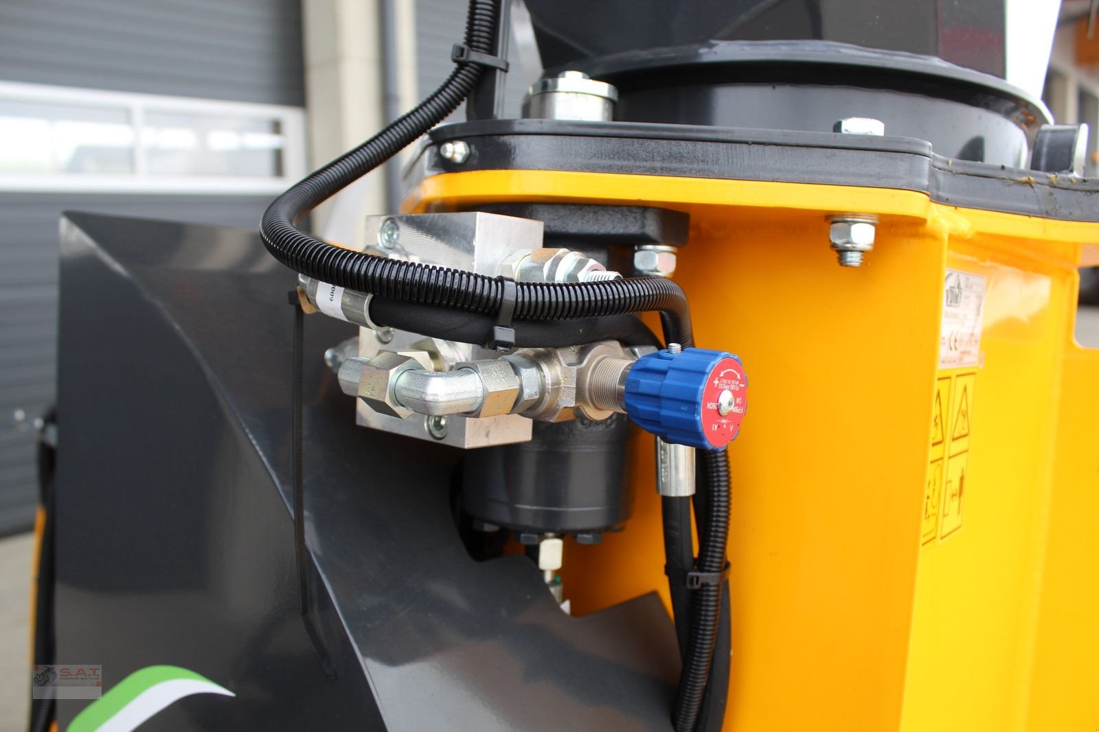 Einstreutechnik of the type VDMJ 140 Z-Einstreumaschine-Einstreugerät, Neumaschine in Eberschwang (Picture 15)