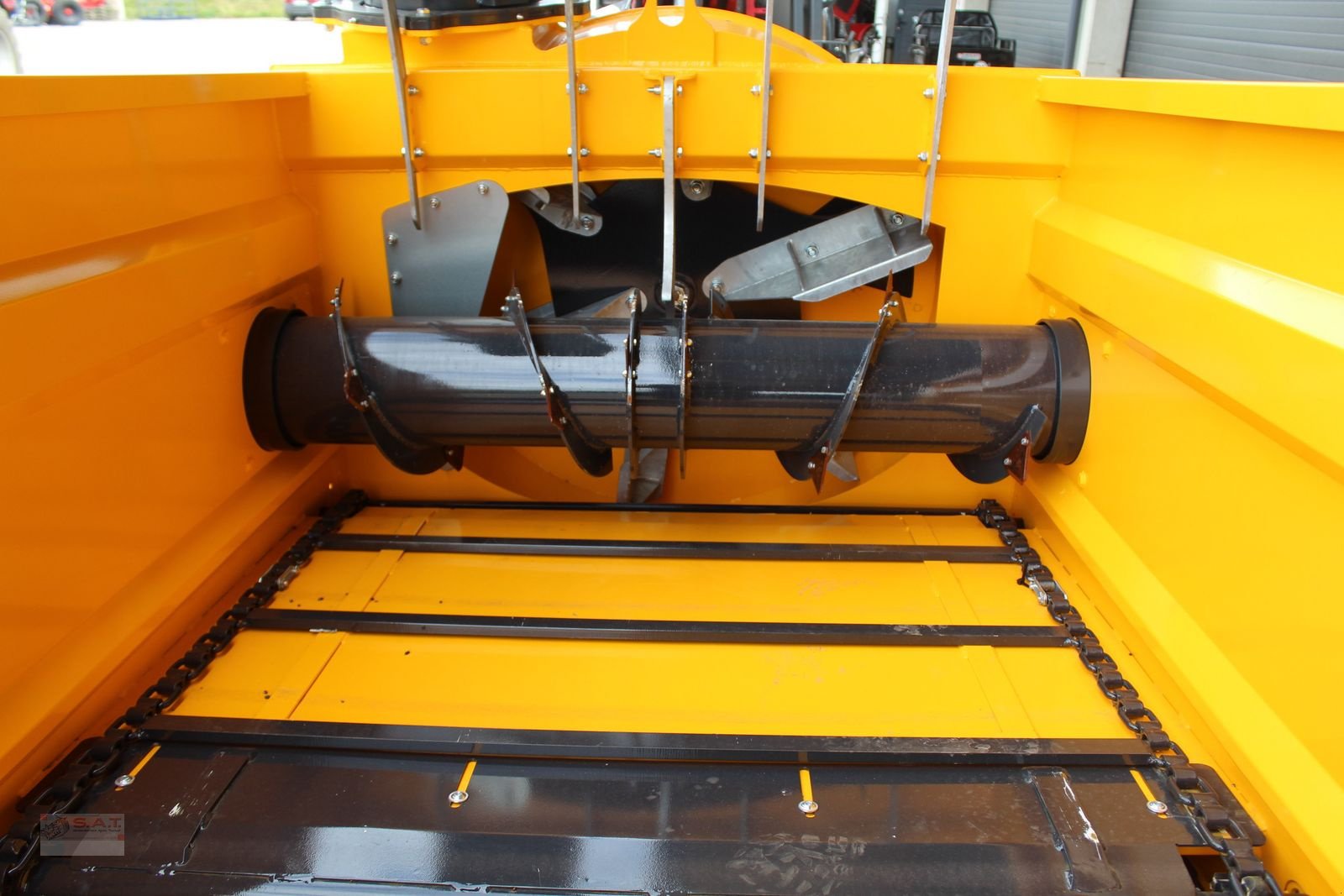 Einstreutechnik of the type VDMJ 140 Z-Einstreumaschine-Einstreugerät, Neumaschine in Eberschwang (Picture 18)