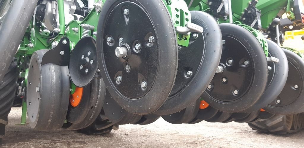 Einzelkornsägerät of the type Amazone Precea 4500-2 Super variabel, Neumaschine in Obritzberg (Picture 11)