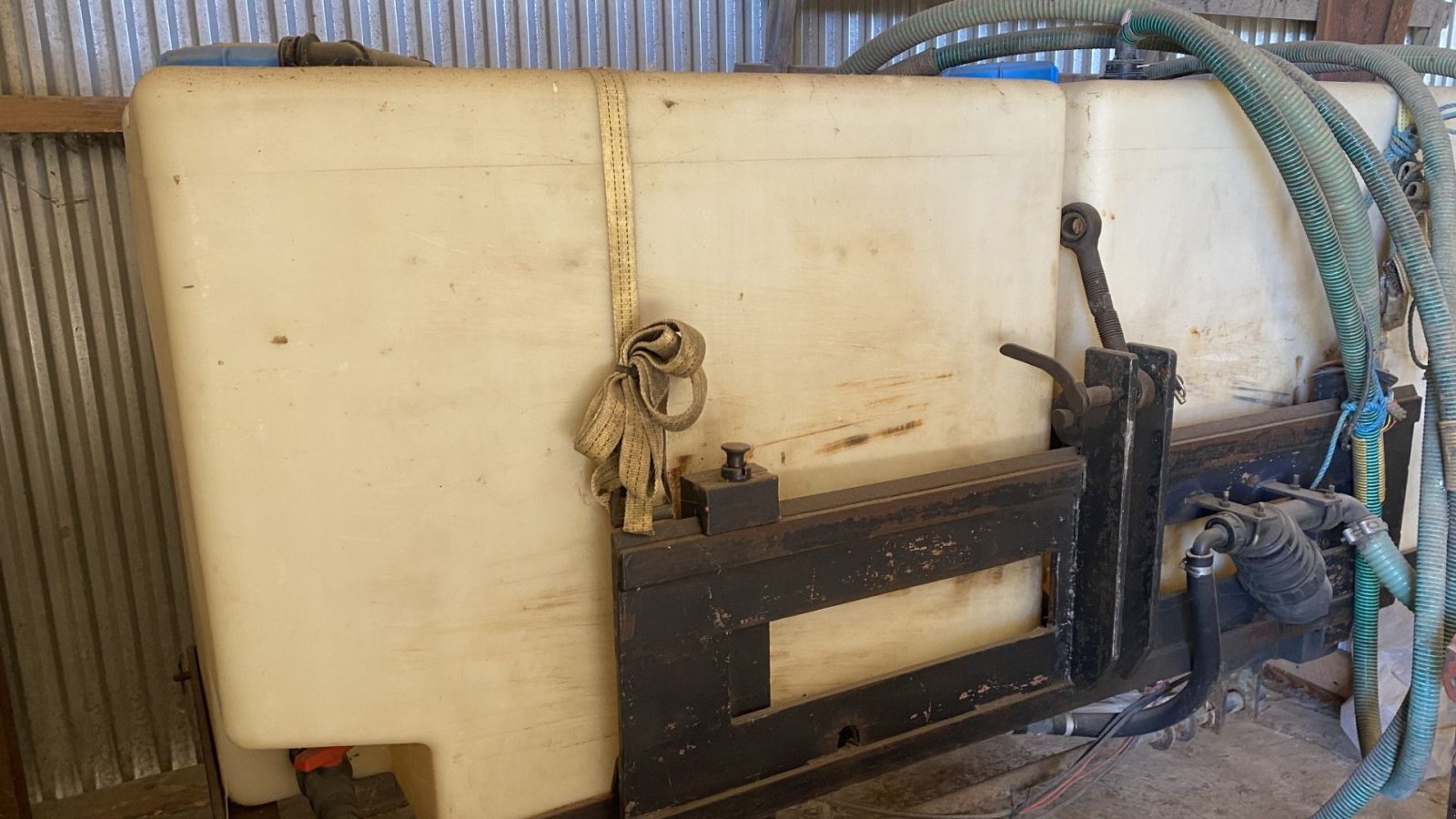 Einzelkornsägerät typu Becker 12 rækket såmaskine med udstyr til flydende gødning. Fronttank medfølger til prisen., Gebrauchtmaschine w øster ulslev (Zdjęcie 4)