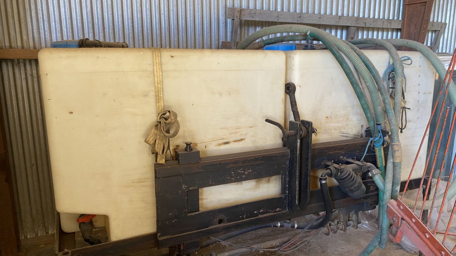 Einzelkornsägerät typu Becker 12 rækket såmaskine med udstyr til flydende gødning. Fronttank medfølger til prisen., Gebrauchtmaschine v øster ulslev (Obrázek 4)