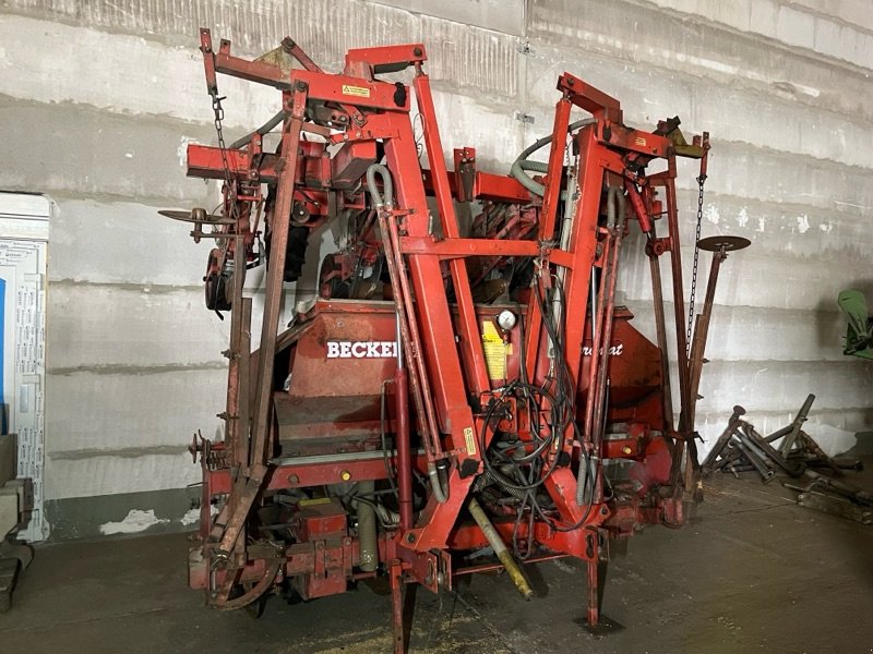 Einzelkornsägerät des Typs Becker Aeromat HKP, Gebrauchtmaschine in Ebersbach (Bild 1)