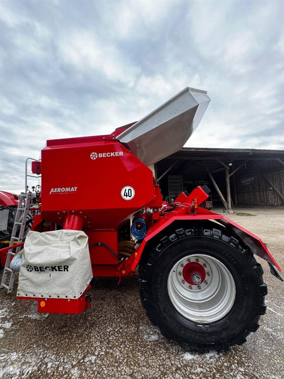 Einzelkornsägerät des Typs Becker Aeromat MaxiLine 12 Reihen, Gebrauchtmaschine in Pfreimd (Bild 7)