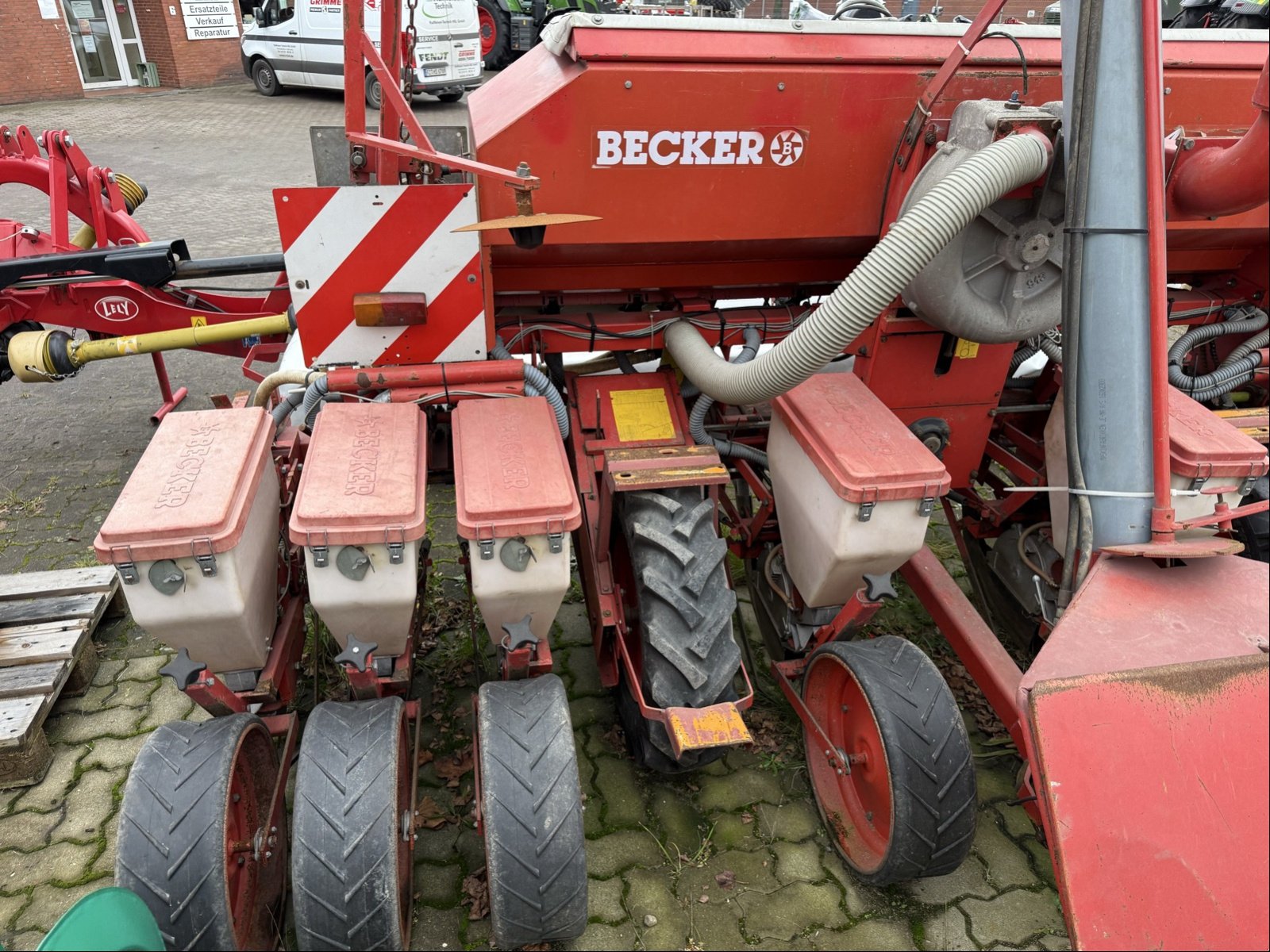 Einzelkornsägerät du type Becker Aeromat T 8-Reihig, Gebrauchtmaschine en Elmenhorst-Lanken (Photo 6)