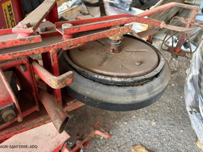 Einzelkornsägerät типа Becker CENTRA SUPER, Gebrauchtmaschine в ROYE (Фотография 4)