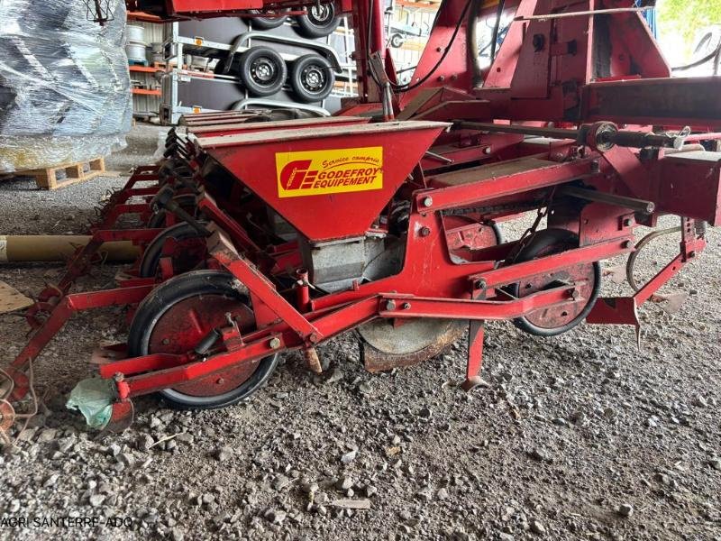 Einzelkornsägerät типа Becker CENTRA SUPER, Gebrauchtmaschine в ROYE (Фотография 8)