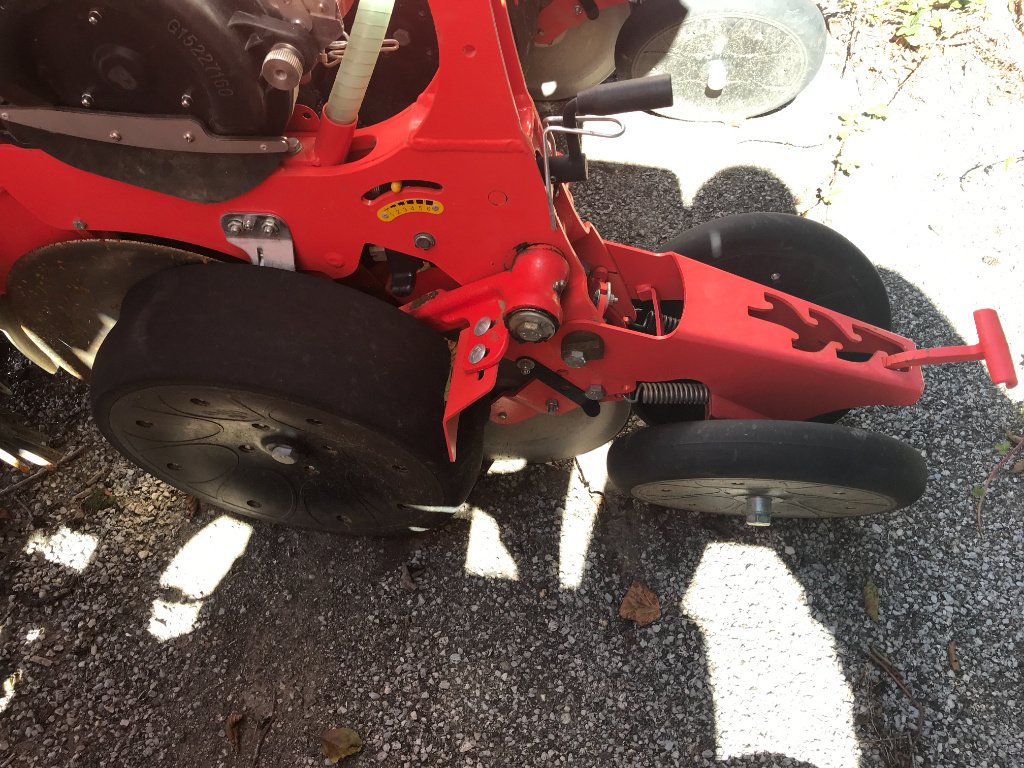 Einzelkornsägerät of the type Gaspardo MTE 4 RANGS ISOTRONIC, Gebrauchtmaschine in MORLHON LE HAUT (Picture 8)