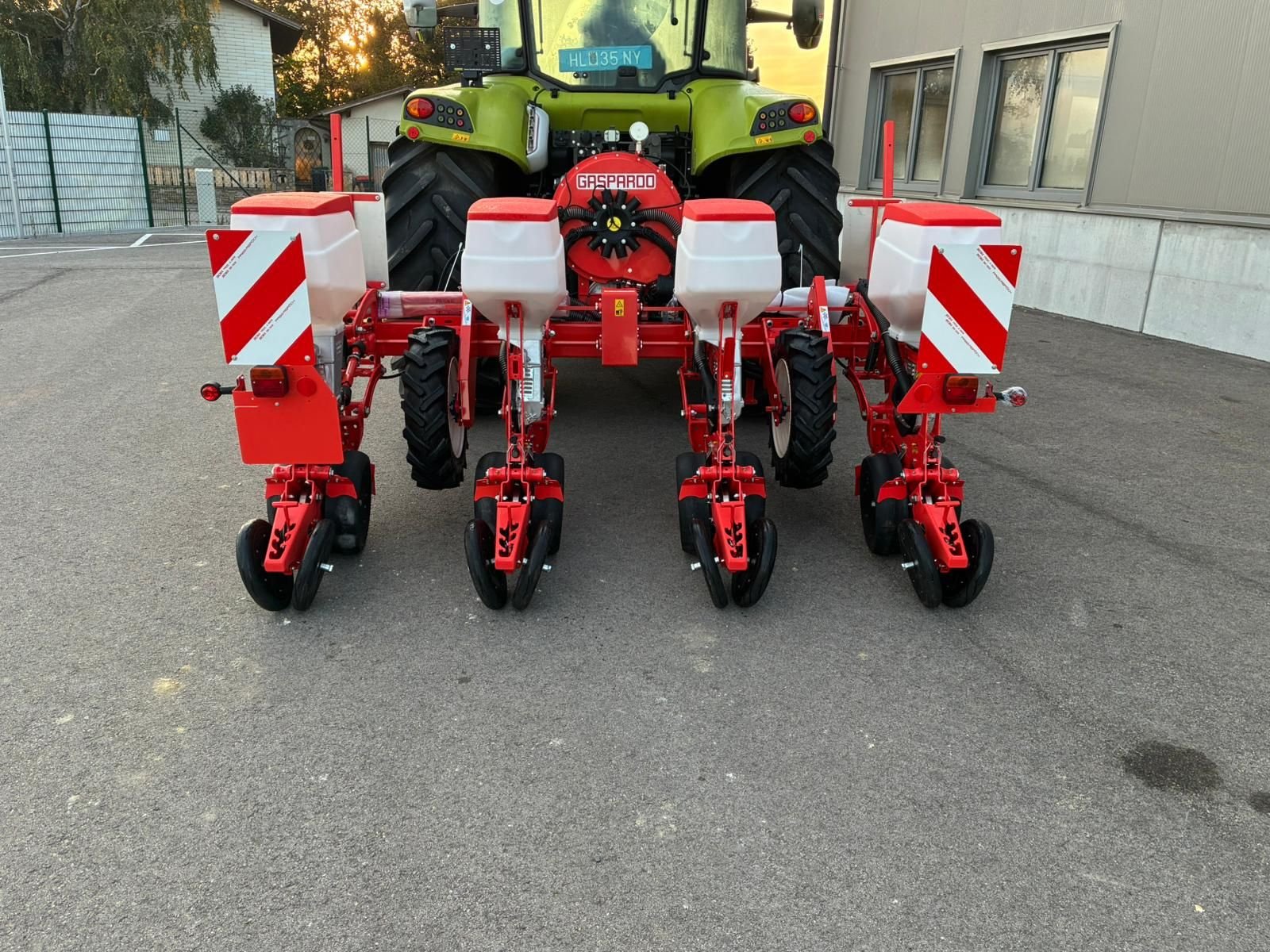 Einzelkornsägerät of the type Gaspardo MTR 4R, Neumaschine in Grund (Picture 11)