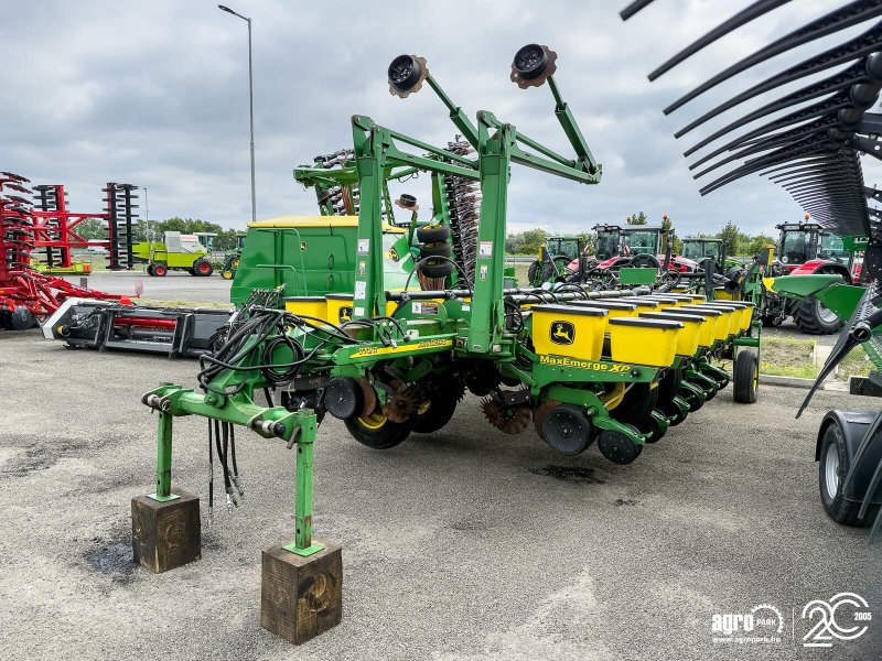 Einzelkornsägerät des Typs John Deere 1770NT MaxEmerge XP 16 row seeder, foldable, with Computer-Trak 350 control unit, Gebrauchtmaschine in Csengele (Bild 1)