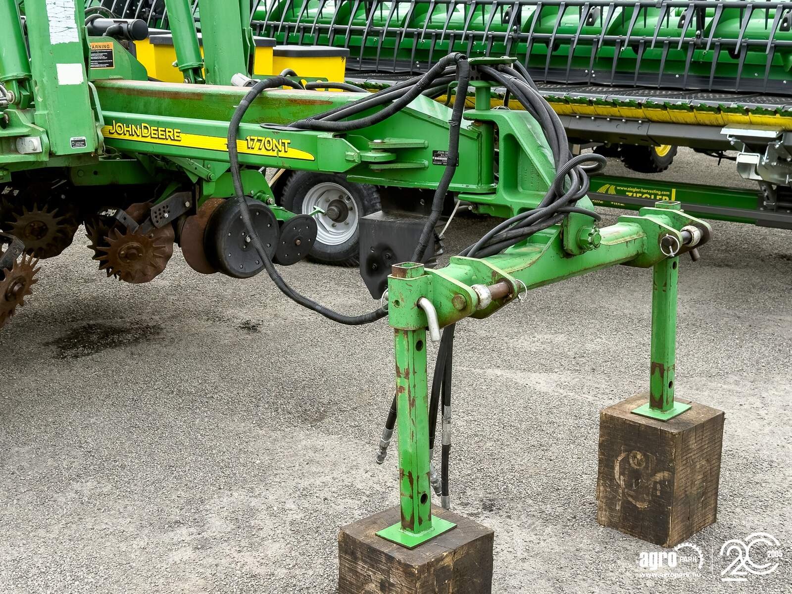 Einzelkornsägerät типа John Deere 1770NT MaxEmerge XP 16 row seeder, foldable, with Computer-Trak 350 control unit, Gebrauchtmaschine в Csengele (Фотография 9)