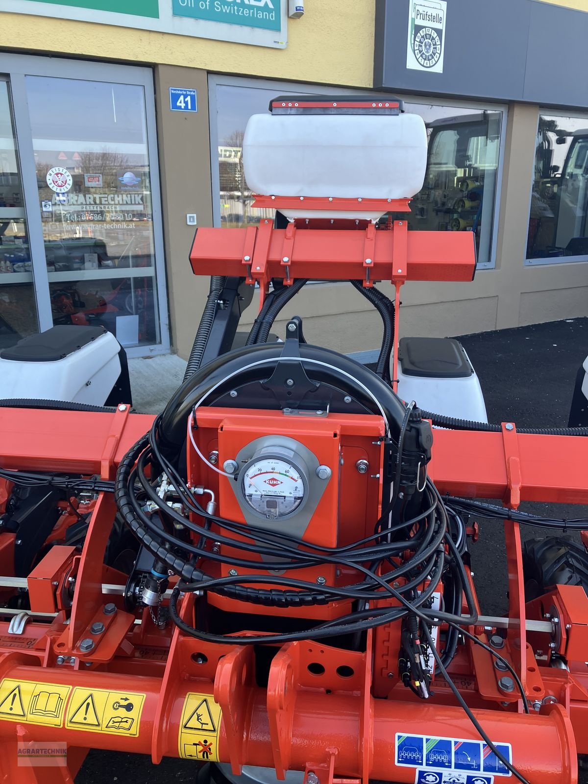 Einzelkornsägerät des Typs Kuhn KOSMA M 3M00, Neumaschine in Pettenbach (Bild 5)