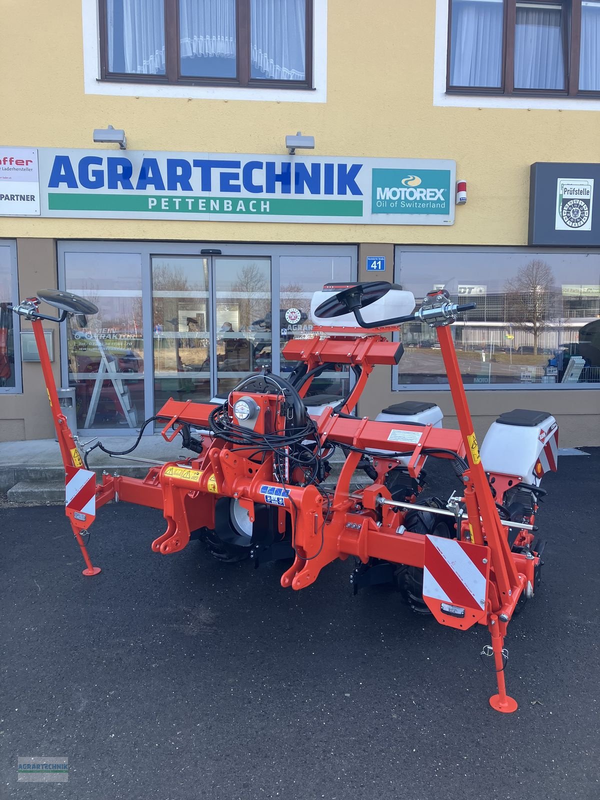 Einzelkornsägerät des Typs Kuhn KOSMA M 3M00, Neumaschine in Pettenbach (Bild 1)