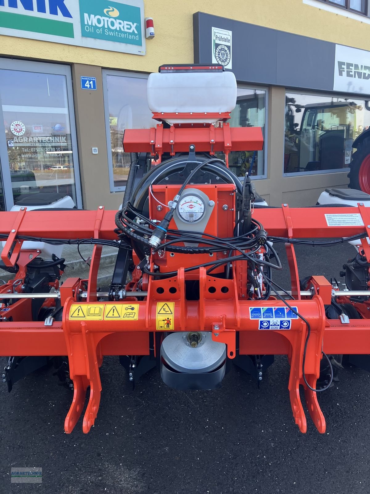 Einzelkornsägerät des Typs Kuhn KOSMA M 3M00, Neumaschine in Pettenbach (Bild 12)