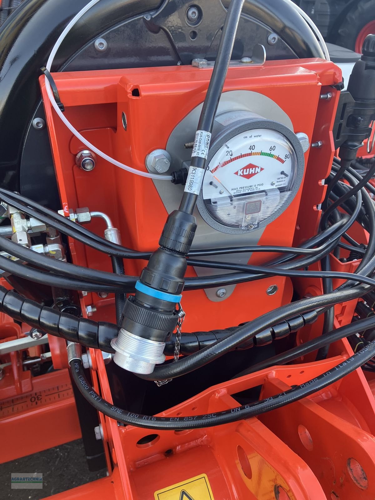 Einzelkornsägerät des Typs Kuhn KOSMA M 3M00, Neumaschine in Pettenbach (Bild 11)