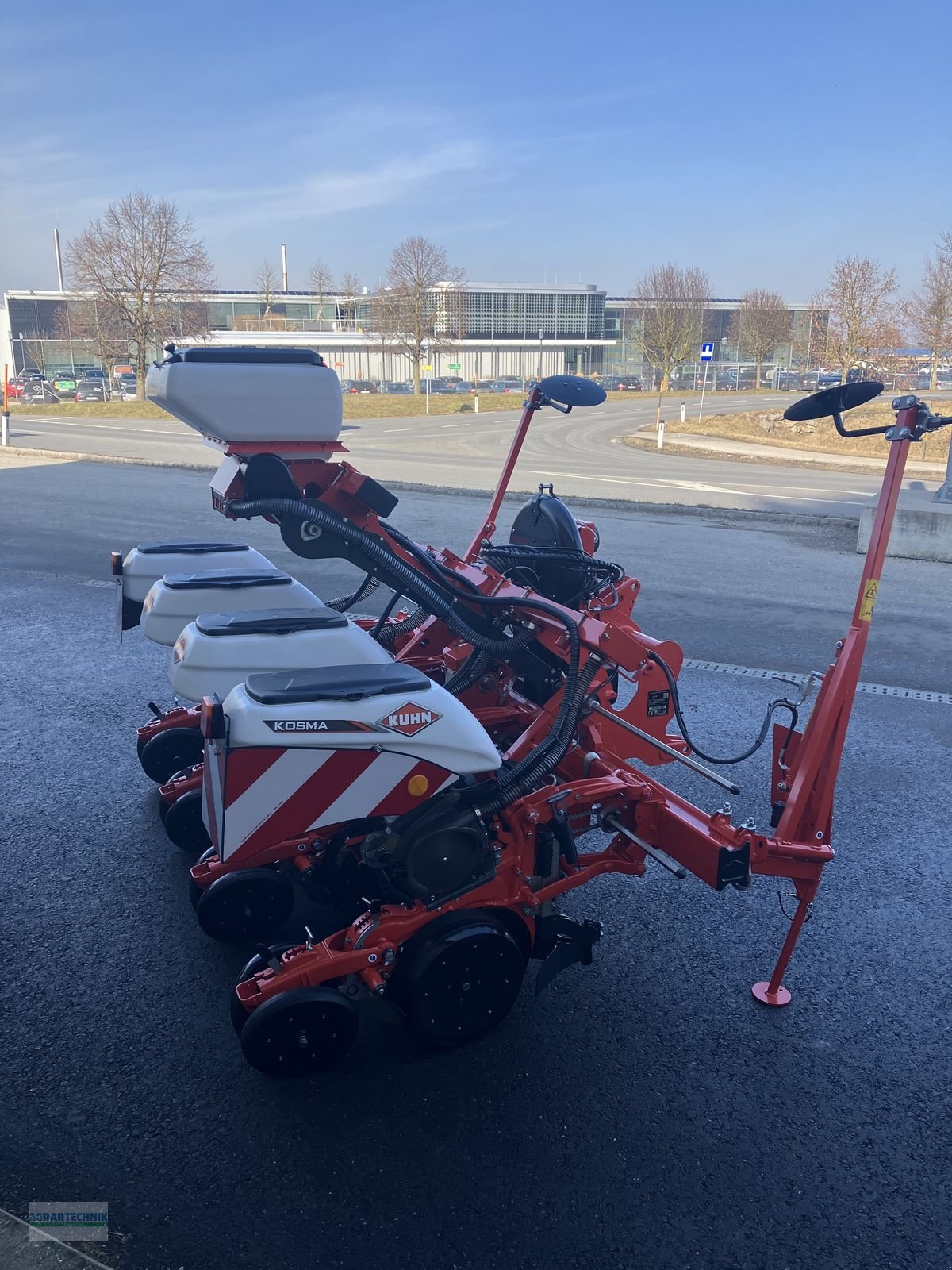 Einzelkornsägerät des Typs Kuhn KOSMA M 3M00, Neumaschine in Pettenbach (Bild 3)