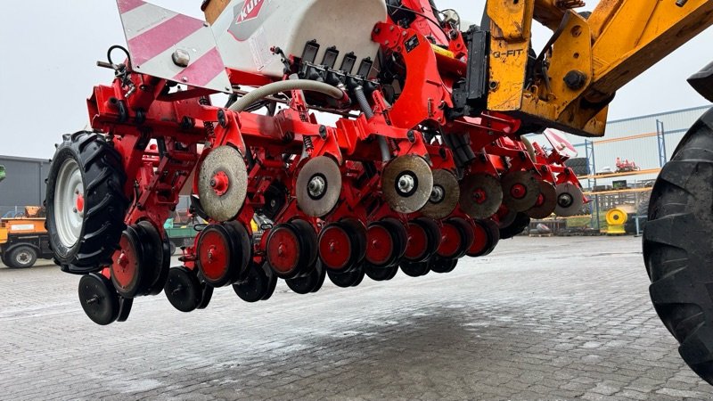 Einzelkornsägerät del tipo Kuhn Maxima 2 8-reihig starr 45 cm Raps/Mais, Gebrauchtmaschine In Neubrandenburg (Immagine 9)