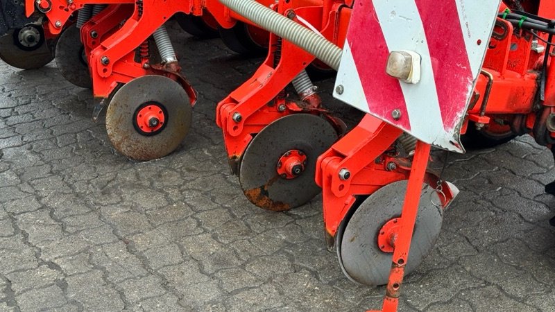 Einzelkornsägerät del tipo Kuhn Maxima 2 8-reihig starr 45 cm Raps/Mais, Gebrauchtmaschine In Neubrandenburg (Immagine 14)