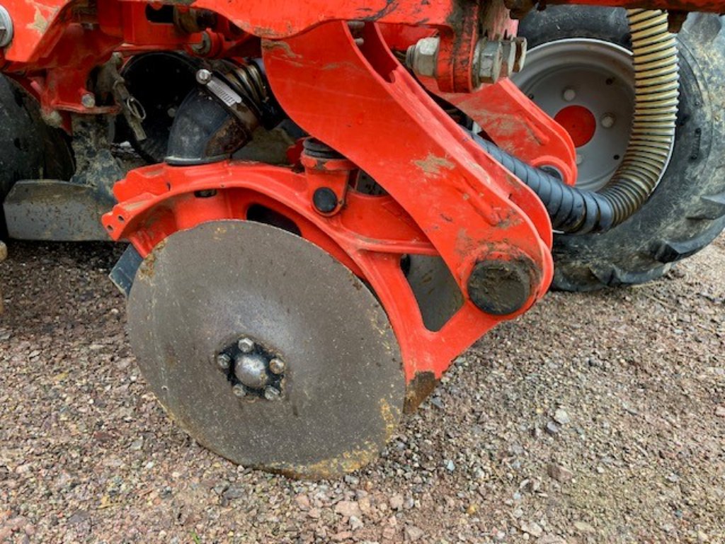 Einzelkornsägerät типа Kuhn MAXIMA 3 TS 6 RANGS FERTI, Gebrauchtmaschine в UZEMAIN (Фотография 8)