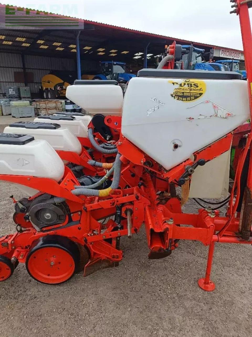 Einzelkornsägerät van het type Kuhn maxima 4 rangs, Gebrauchtmaschine in CHAUVONCOURT (Foto 8)